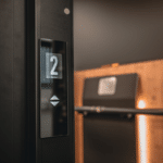 Plattformlift Air Holzoptik Beleuchtung