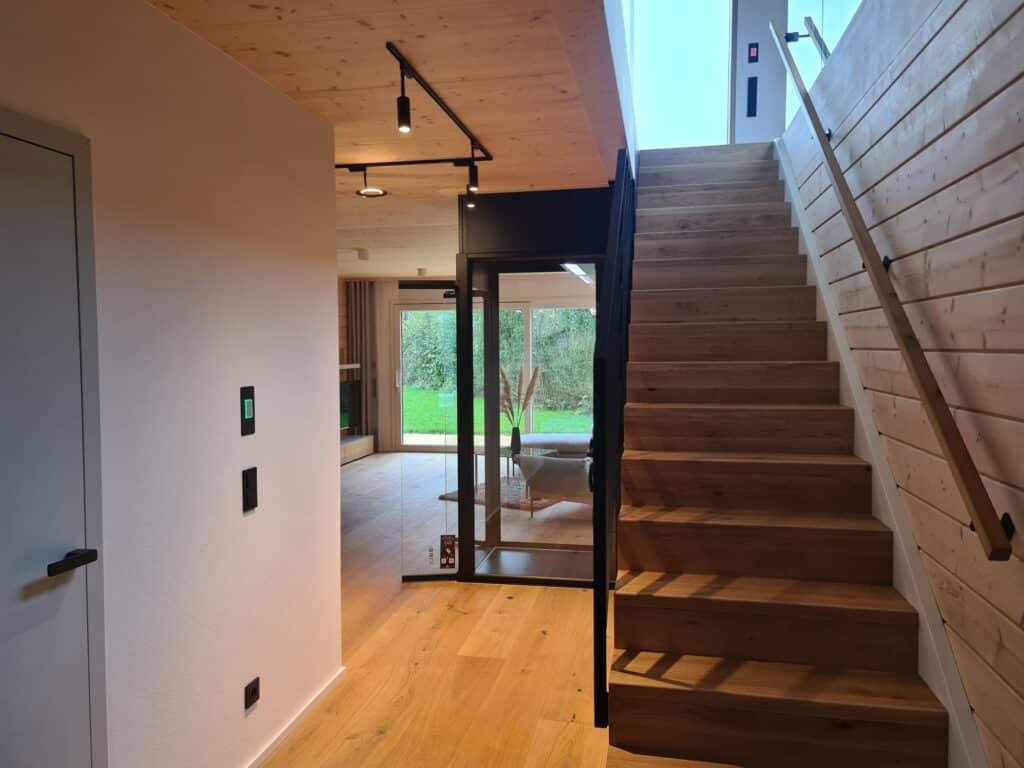 Aufzug-Flur-EG-Musterhaus