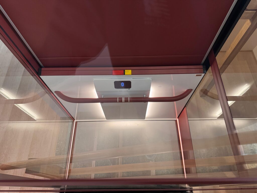 design-lift-air-blick-auf-plattform